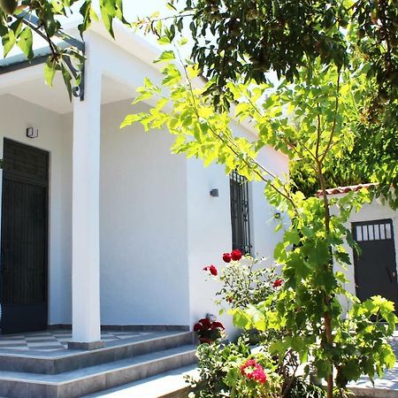Villa Orange Garden Egio Exterior foto